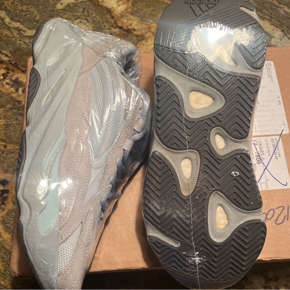 Yeezy 700 Used Size 8 Men’s